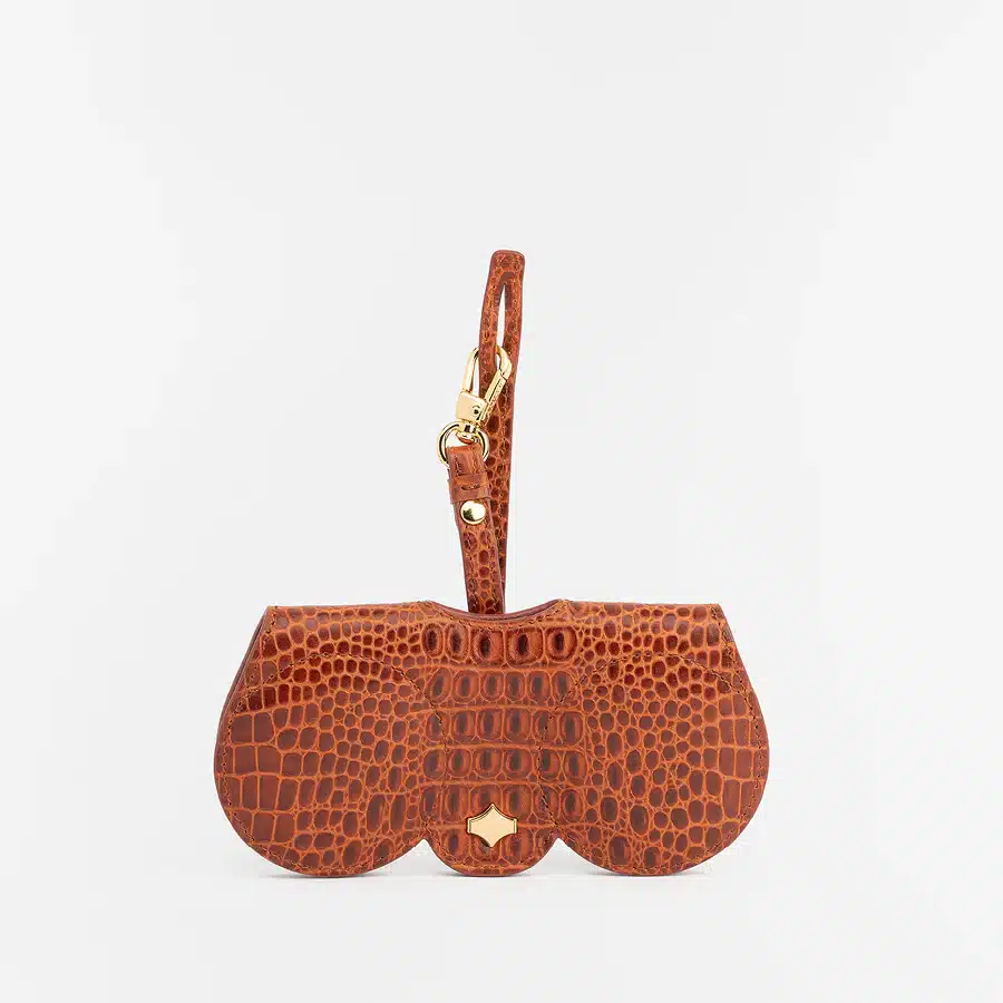 Complemento original Funda de Gafas de Cuero Vegano Any Di - Croc Cognac unike accesorio mujer vitoria Complemento original Funda de Gafas de Cuero Vegano Any Di - Croc Cognac unike accesorio mujer vitoria