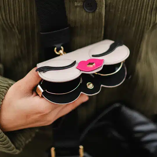 Complemento original Funda de Gafas de Cuero Vegano Any Di - Reflection unike accesorio mujer pamplona
