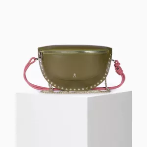 Bandolera de cuero mujer Smile Clou Khaki de Craie Studio en color caqui con tachuelas doradas, disponible en Unike Pamplona.