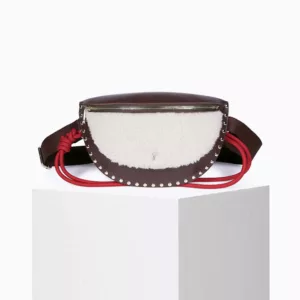 Bandolera de piel artesanal craie studio en marron con detalles premium, tienda de accesorios de cuero Pamplona.