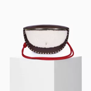 Bandolera de cuero mujer estilo versátil, ideal como regalo especial para mujer, disponible en Unike Pamplona.