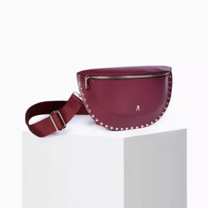 Bandolera de cuero mujer estilo versátil, ideal como regalo especial para mujer, disponible en Unike Pamplona.