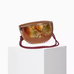 Detalle en piel de pitón auténtica multicolor de la bandolera Smile Clou Python Fuego