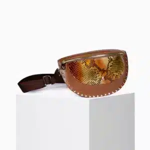 Bandolera sostenible y eco-friendly en cuero premium disponible en Unike Pamplona